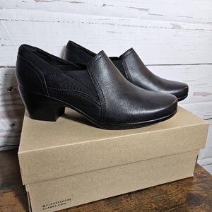 Clarks- Emily Amelia black size 10. Used with Box. Wide heal Buisness